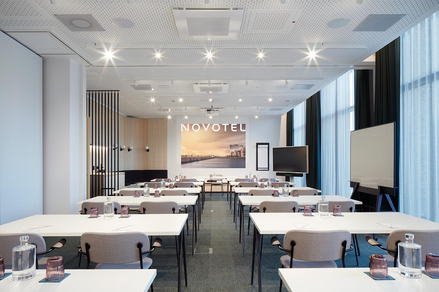 Novotel Hamburg Central Station Exterior photo
